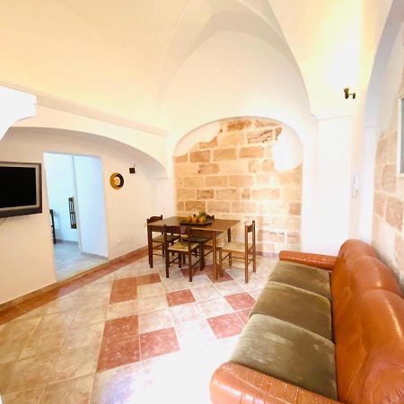 Corte Maggiore Apartment Castrignano del Capo Luaran gambar